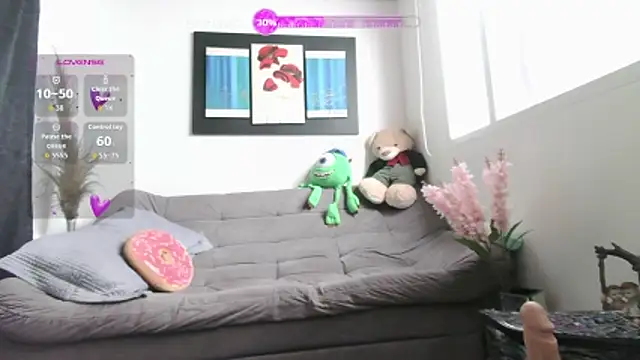 Melissa Daniiels online show from December 2, 7:31 pm