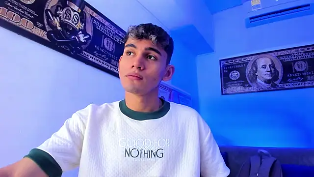 EstebanPerez  online show from December 12, 12:33 pm