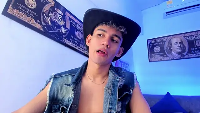 EstebanPerez  online show from December 13, 12:17 pm