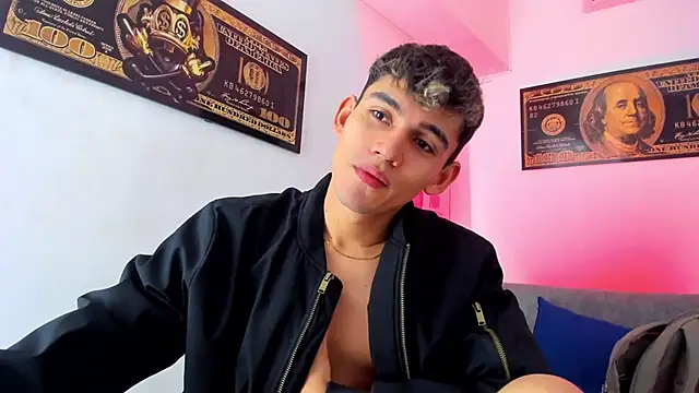EstebanPerez  online show from December 28, 12:13 pm