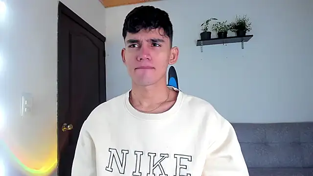 EstebanPerez  online show from January 23, 12:52 pm
