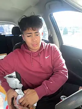 Snapshot of carlozxyz337 chatting on December 21, 8:32 pm carlozxyz337 online show from December 21, 8:32 pm