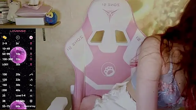 Snapshot of Lucy_Millss chatting on January 31, 8:11 am Lucy Millss online show from January 31, 8:11 am
