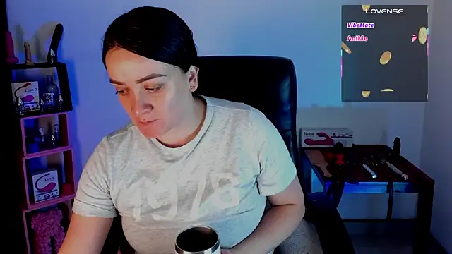 Snapshot of sara_goodgirl13 chatting on September 28, 1:27 pm sara goodgirl13 online show from September 28, 1:27 pm