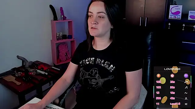 Snapshot of sara_goodgirl13 chatting on October 18, 10:21 pm sara goodgirl13 online show from October 18, 10:21 pm