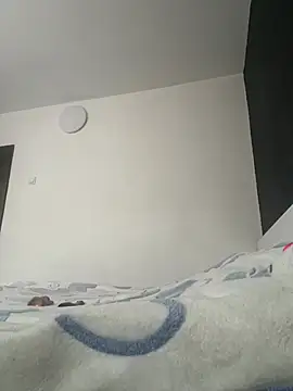 Snapshot of MikyVesela chatting on February 17, 8:33 am MikyVesela online show from February 17, 8:33 am