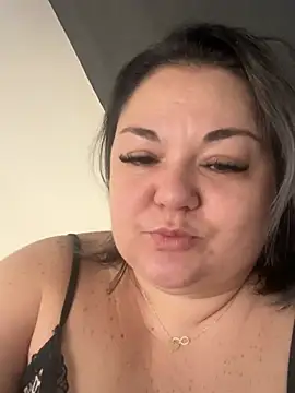 Snapshot of MikyVesela chatting on February 19, 8:32 am MikyVesela online show from February 19, 8:32 am