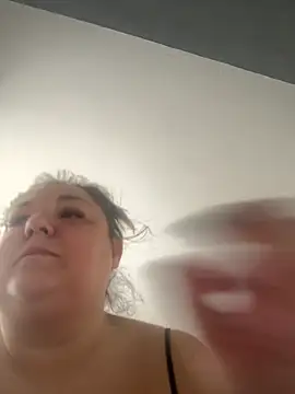 Snapshot of MikyVesela chatting on February 23, 8:44 am MikyVesela online show from February 23, 8:44 am