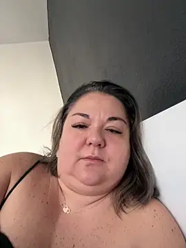 Snapshot of MikyVesela chatting on March 7, 8:22 am MikyVesela online show from March 7, 8:22 am