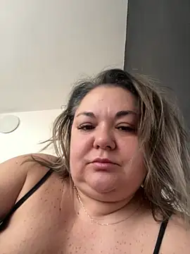 Snapshot of MikyVesela chatting on March 21, 8:30 am MikyVesela online show from March 21, 8:30 am