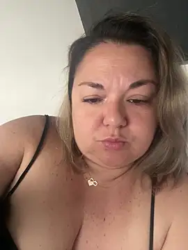 MikyVesela online show from May 13, 8:12 am