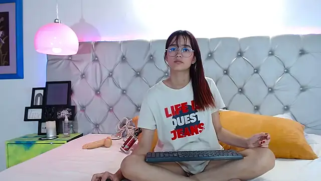 MelodyMansson online show from January 6, 5:27 pm