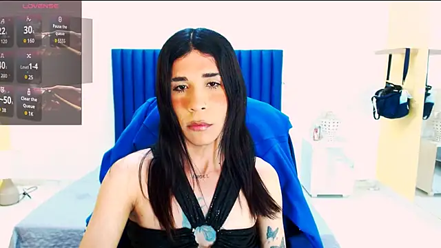 Snapshot of SaraSofia44 chatting on April 8, 3:01 pm SaraSofia44 online show from April 8, 3:01 pm