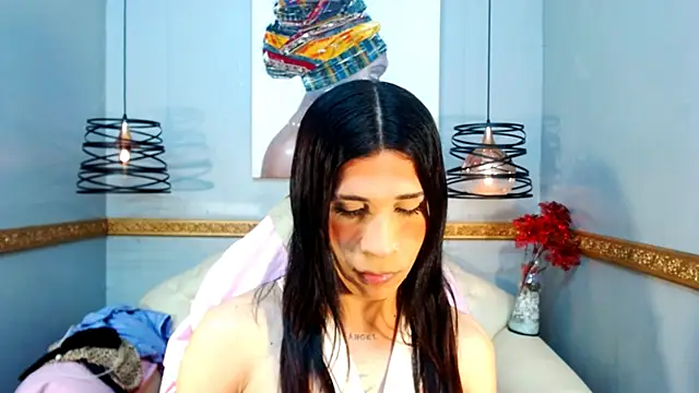 Snapshot of SaraSofia44 chatting on April 9, 8:25 pm SaraSofia44 online show from April 9, 8:25 pm