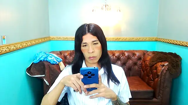 Snapshot of SaraSofia44 chatting on May 14, 9:32 pm SaraSofia44 online show from May 14, 9:32 pm