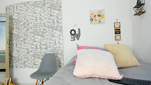 Canhela1 online show from September 30, 12:59 am