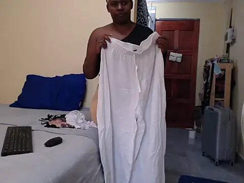 SALTRYHIPS29x online show from February 21, 9:45 am