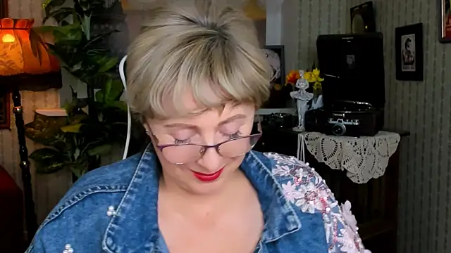 Snapshot of sugar_vivien chatting on December 8, 4:07 pm sugar vivien online show from December 8, 4:07 pm