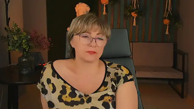 Snapshot of sugar_vivien chatting on December 14, 6:20 pm sugar vivien online show from December 14, 6:20 pm