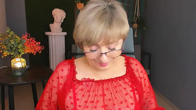 Snapshot of sugar_vivien chatting on December 19, 4:24 pm sugar vivien online show from December 19, 4:24 pm