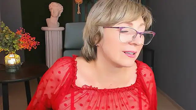 Snapshot of sugar_vivien chatting on December 19, 7:29 pm sugar vivien online show from December 19, 7:29 pm