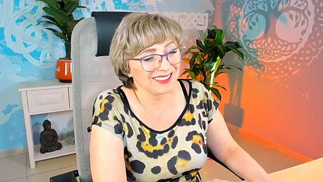 Snapshot of sugar_vivien chatting on December 28, 3:26 pm sugar vivien online show from December 28, 3:26 pm