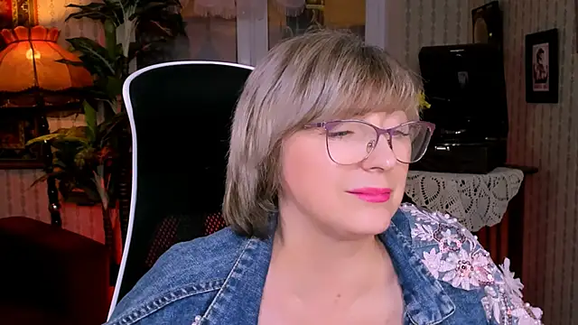 Snapshot of sugar_vivien chatting on January 18, 12:15 pm sugar vivien online show from January 18, 12:15 pm