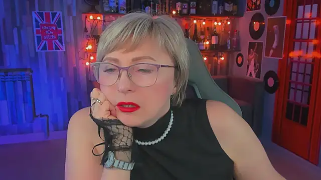 Snapshot of sugar_vivien chatting on February 13, 1:15 pm sugar vivien online show from February 13, 1:15 pm