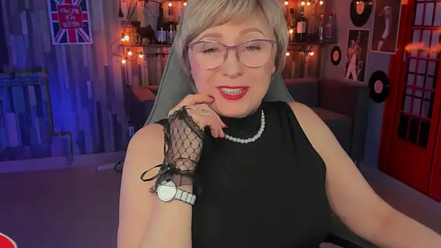 Snapshot of sugar_vivien chatting on February 13, 4:17 pm sugar vivien online show from February 13, 4:17 pm