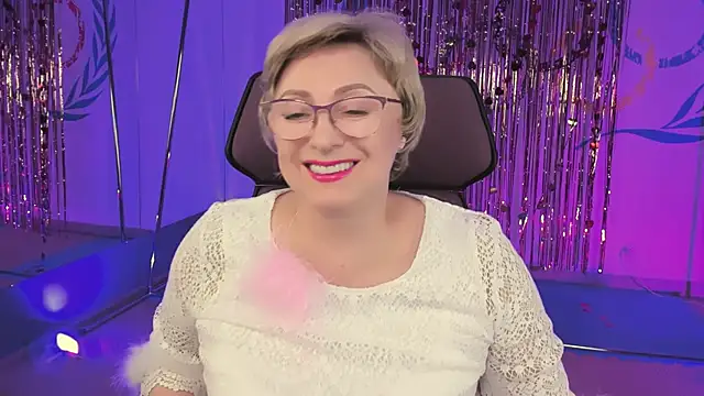 Snapshot of sugar_vivien chatting on February 19, 3:16 pm sugar vivien online show from February 19, 3:16 pm