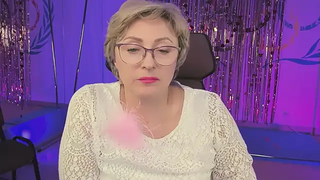 Snapshot of sugar_vivien chatting on February 19, 6:21 pm sugar vivien online show from February 19, 6:21 pm