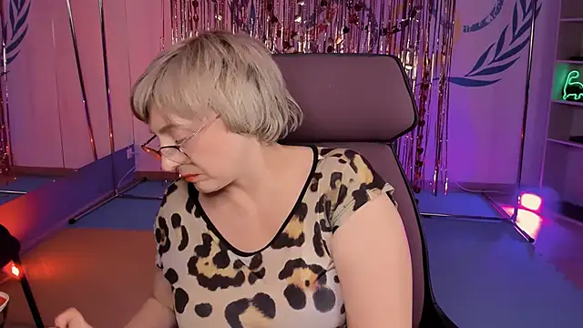 Snapshot of sugar_vivien chatting on February 28, 7:25 pm sugar vivien online show from February 28, 7:25 pm