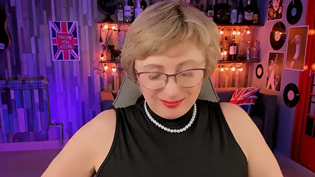 Snapshot of sugar_vivien chatting on March 7, 8:33 pm sugar vivien online show from March 7, 8:33 pm