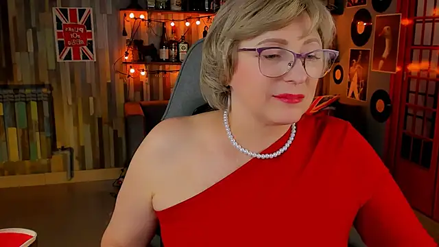 Snapshot of sugar_vivien chatting on March 8, 4:17 pm sugar vivien online show from March 8, 4:17 pm