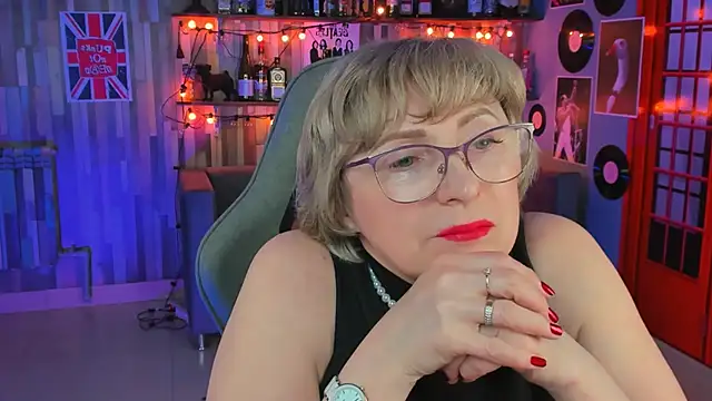 Snapshot of sugar_vivien chatting on March 13, 4:12 pm sugar vivien online show from March 13, 4:12 pm