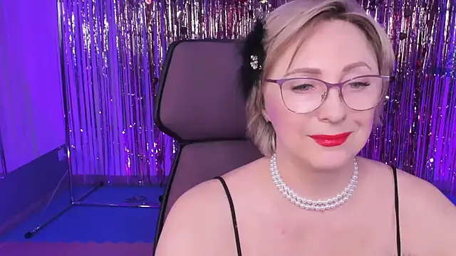 Snapshot of sugar_vivien chatting on March 19, 9:17 am sugar vivien online show from March 19, 9:17 am