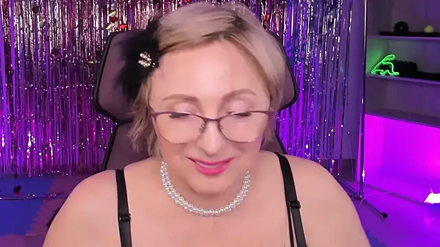 Snapshot of sugar_vivien chatting on March 19, 3:29 pm sugar vivien online show from March 19, 3:29 pm