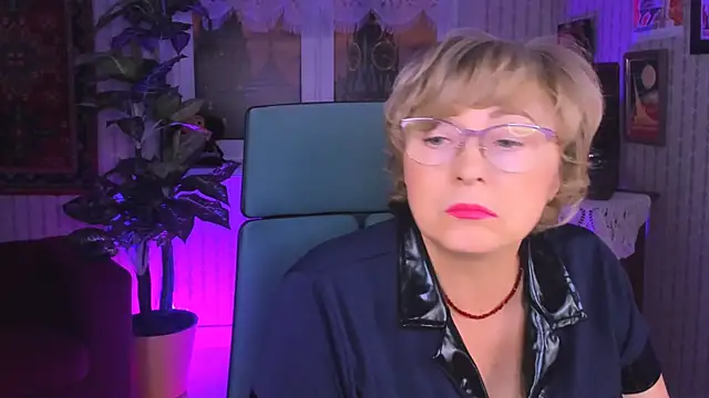 Snapshot of sugar_vivien chatting on September 11, 1:11 pm sugar vivien online show from September 11, 1:11 pm