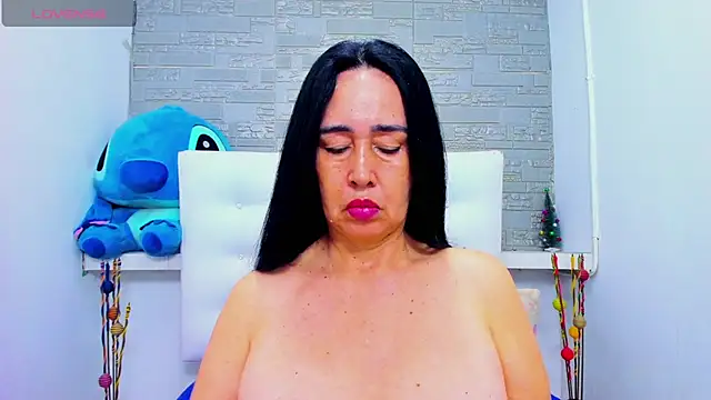 HorniestMilf online show from November 12, 9:03 pm