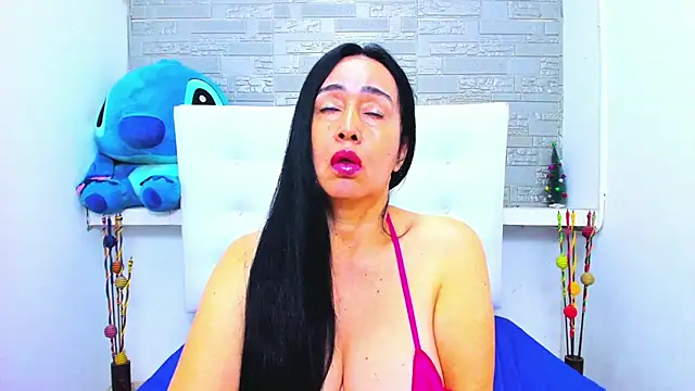 HorniestMilf online show from November 28, 9:39 pm