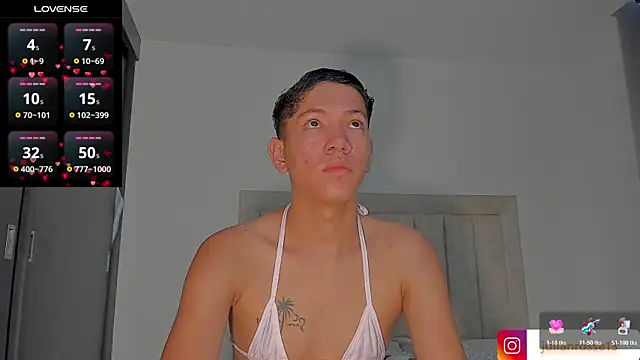 JulianRose 1 online show from May 6, 11:37 am
