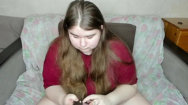 Snapshot of Aushpana chatting on April 1, 7:53 am Aushpana online show from April 1, 7:53 am