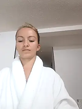 lolasexy 01 online show from February 8, 12:28 am