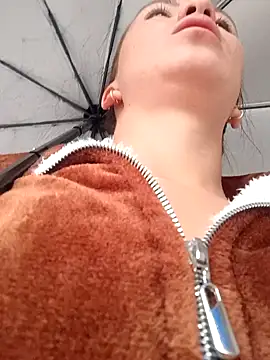 lolasexy 01 online show from February 12, 12:33 pm