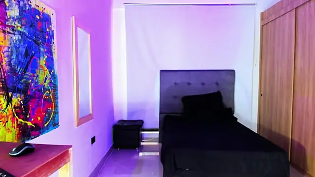 Snapshot of sexy_blackman3606 chatting on April 6, 2:07 pm sexy blackman3606 online show from April 6, 2:07 pm