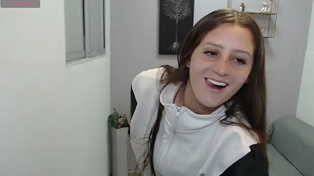 valerie diaz1 online show from October 16, 1:23 pm