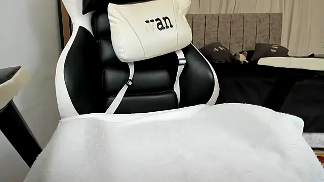 Snapshot of Valerioe chatting on September 18, 1:46 pm Valerioe online show from September 18, 1:46 pm