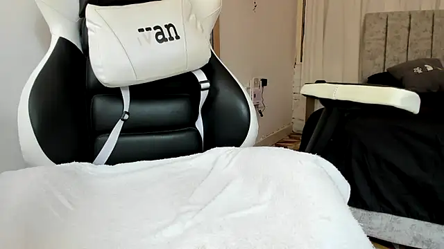 Snapshot of Valerioe chatting on September 22, 1:46 pm Valerioe online show from September 22, 1:46 pm