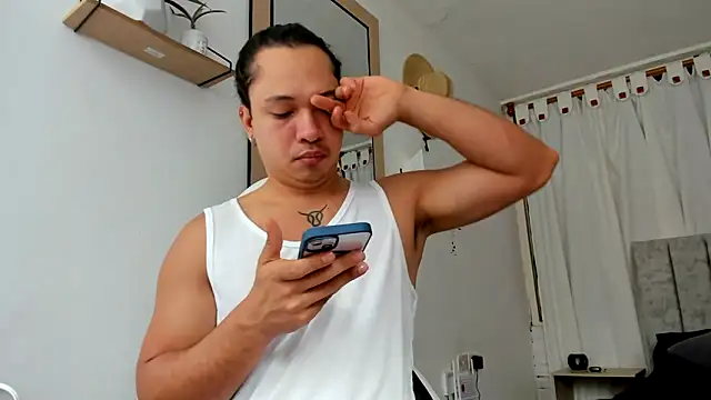 Snapshot of Valerioe chatting on September 27, 1:49 pm Valerioe online show from September 27, 1:49 pm