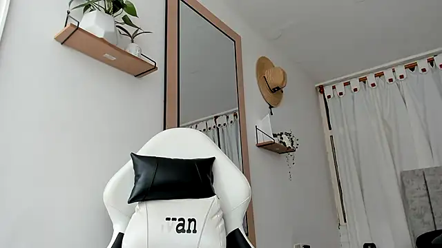 Snapshot of Valerioe chatting on September 28, 2:22 pm Valerioe online show from September 28, 2:22 pm